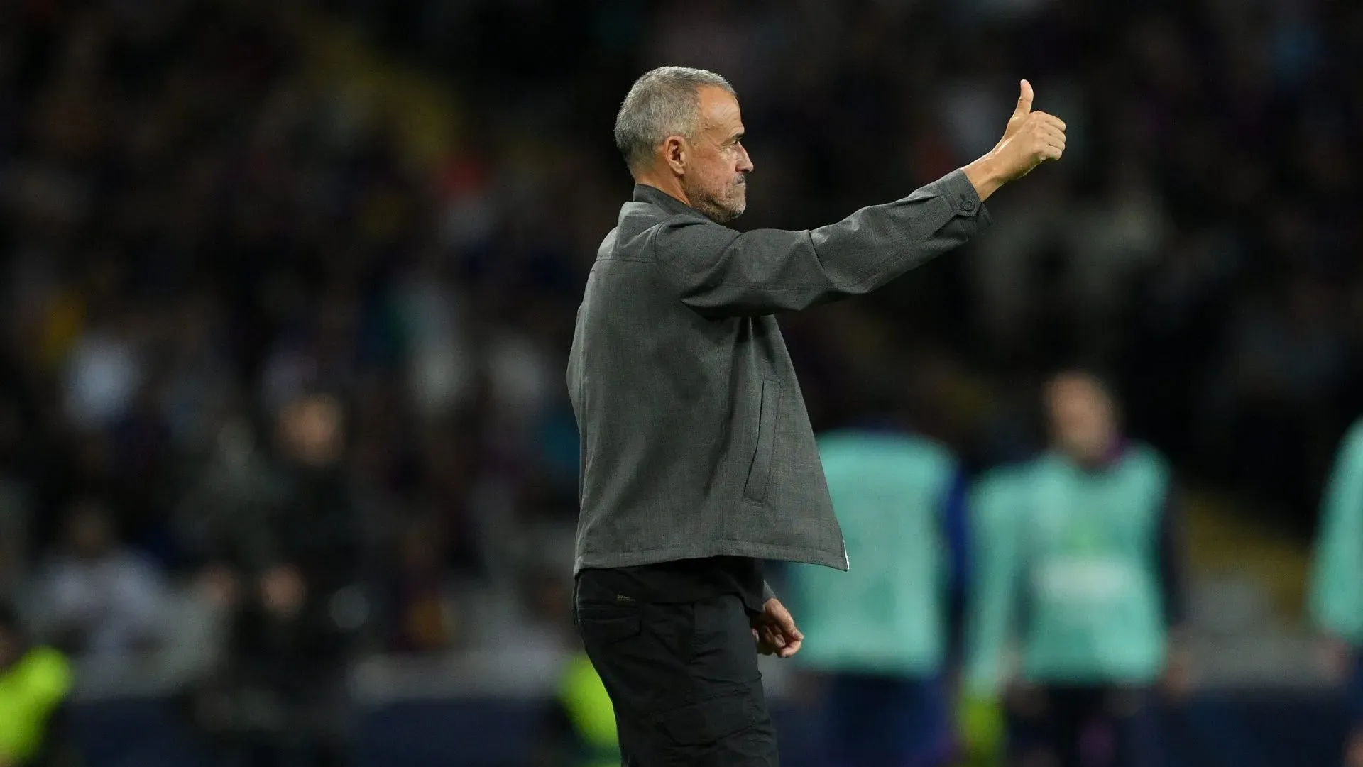 A renovação recompensa o rápido impacto do jovem francês, eleito Golden Boy 2025, e reforça a estratégia do clube de blindar seus principais talentos. (Photo by David Ramos/Getty Images)