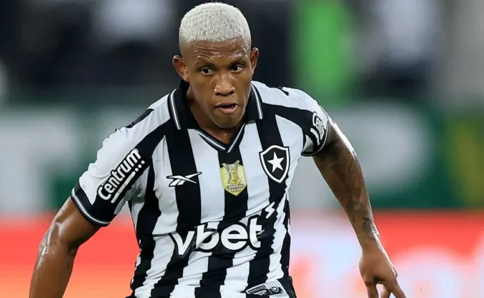 Fulham e Brighton disputam a contratação de Danilo, do Botafogo