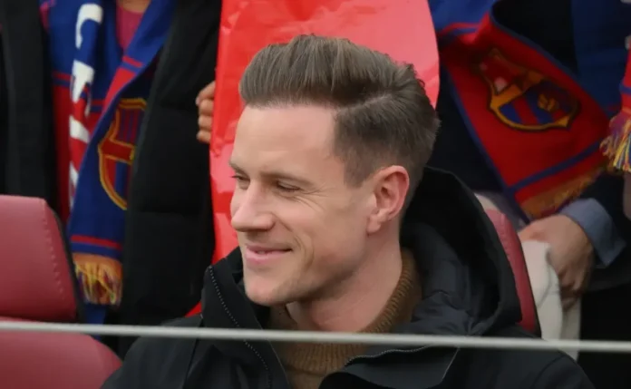 Hansi Flick fica em cima do muro sobre saída de Ter Stegen do Barcelona em janeiro