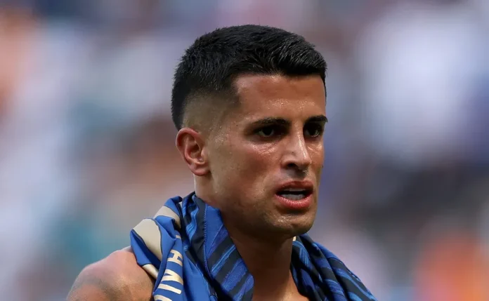 Inter de Milão planeja contratar João Cancelo para afastar crise defensiva