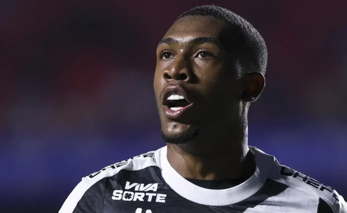 Sporting quer contratar Rayan e Vasco define quando venderá o atacante