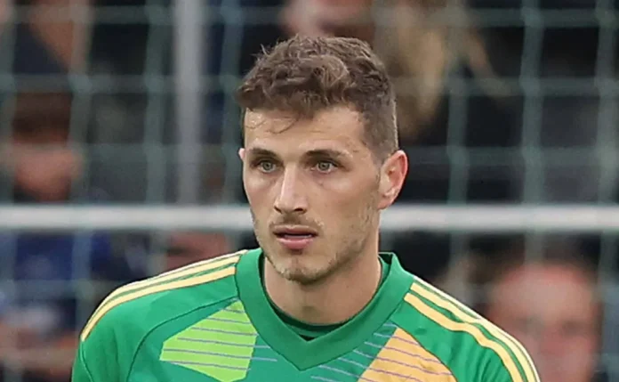 Com Bento fora dos planos, Genoa foca em Karl Hei, jovem promessa do Arsenal