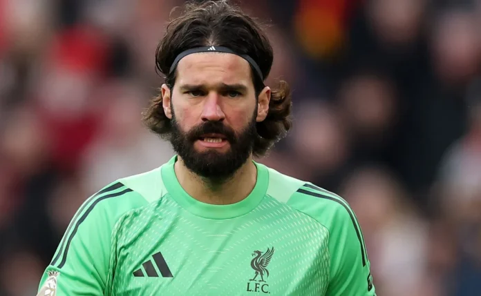 Bournemouth 3 x 2 Liverpool: Arne Slot tem atrito com Alisson e situação gera polêmica