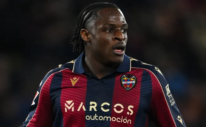 Barcelona fica distante de Etta Eyong após clubes da Premier League aceitarem pagar R$ 186 milhões