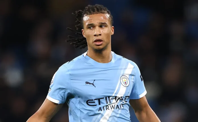 Sem espaço no City, Nathan Aké é uma das prioridades do Milan no mercado