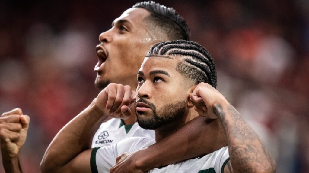 Coritiba vence Athletiba na Arena