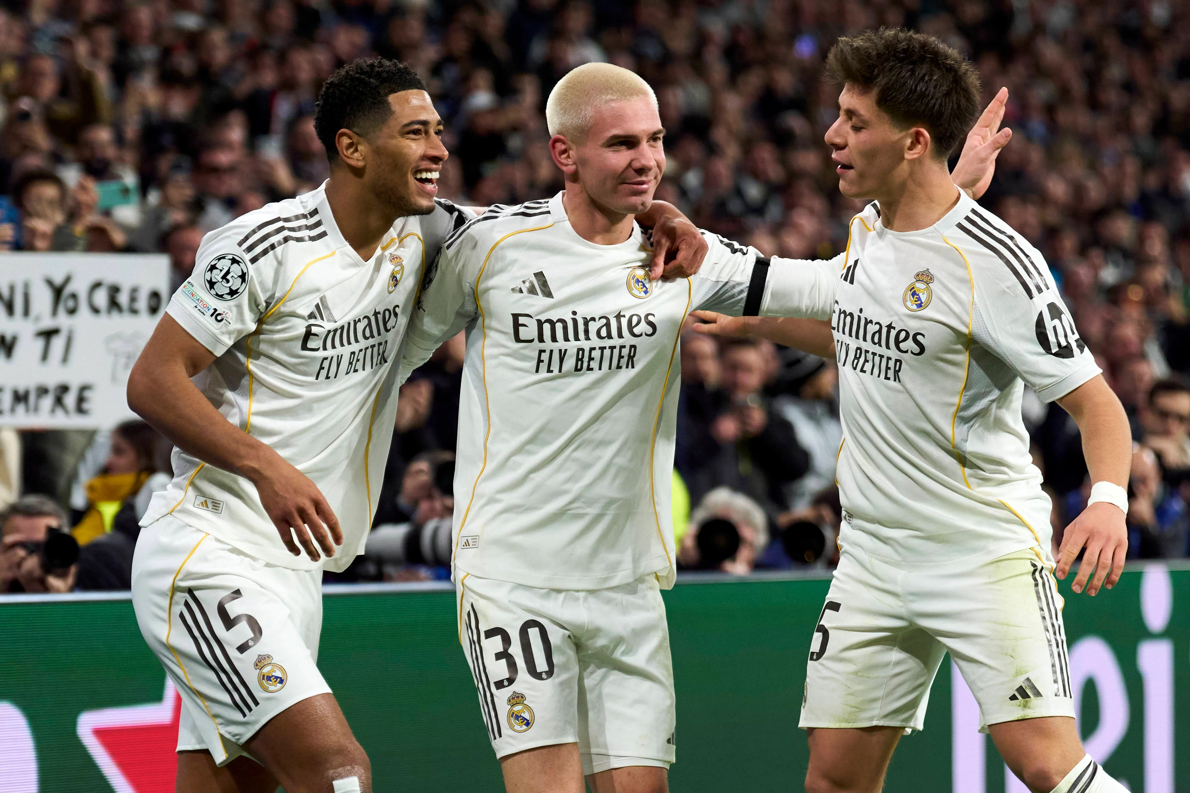 Segundo o portal Cadena SER, os cinco jogadores, Bellingham, Valverde, Camavinga, Mastantuono e Arda Güler tiveram uma reunião com o presidente Florentino Pérez.