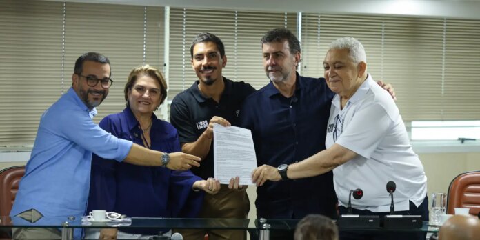 Governo federal destina R$ 12 milhões a escolas de samba do Rio