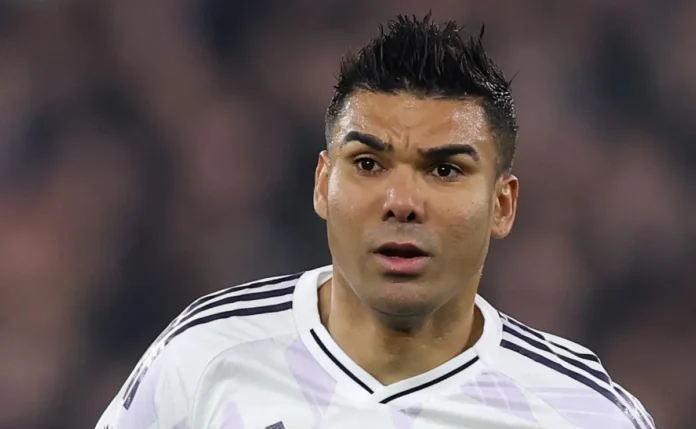 Manchester United terá folha reduzida em R$ 456 milhões com saída de Casemiro e outros 6 jogadores