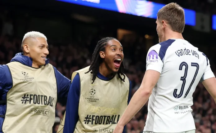 Manchester United está de olho em Van de Ven, que não descarta saída do Tottenham