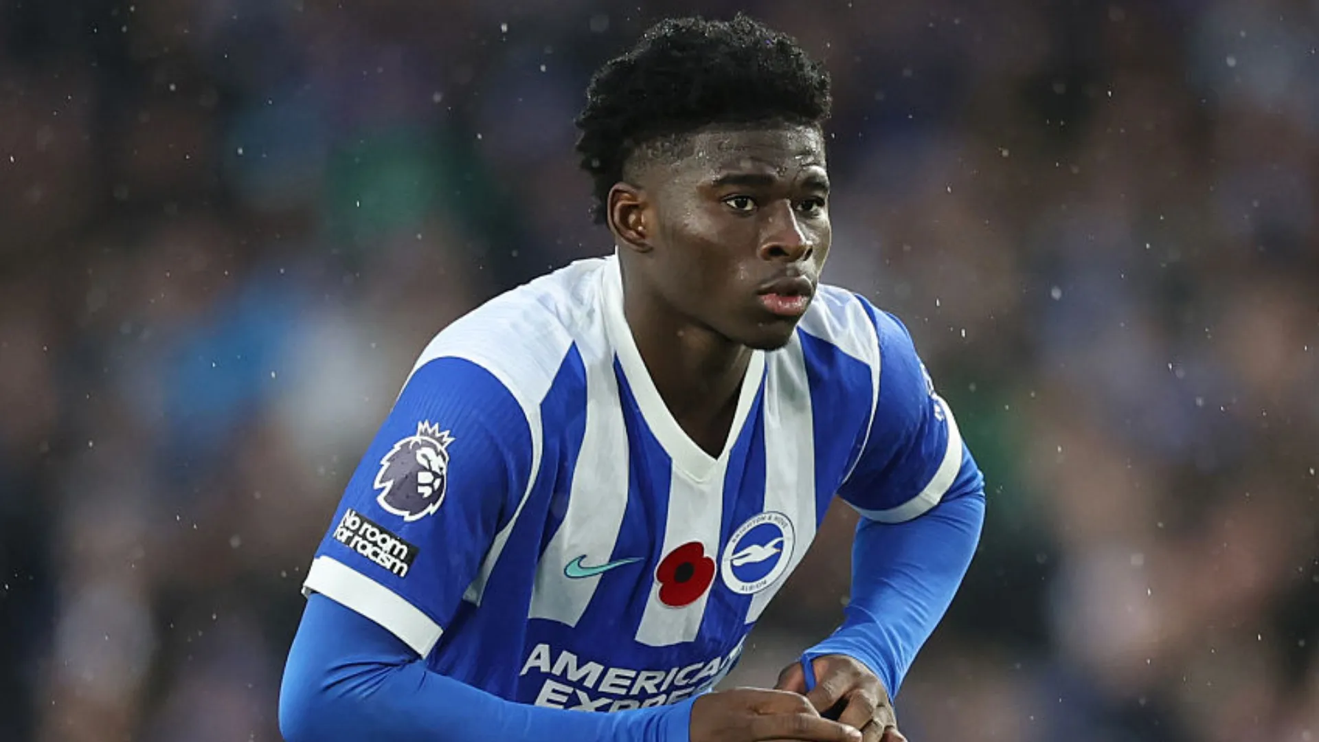Carlos Baleba em jogo do Brighton. Jogador é alvo do Chelsea. Foto: Richard Pelham/Getty Images.