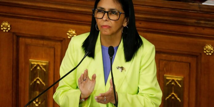 Delcy Rodríguez apresenta proposta de anistia geral na Venezuela
