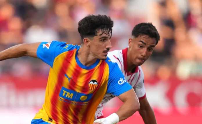 Donan Campos pede chance para Vitor Reis no Manchester City: “Guardiola precisa utilizar”