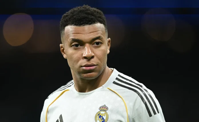 Real Madrid evita estabelecer prazos para o retorno de Mbappé e planeja recuperação total do atacante