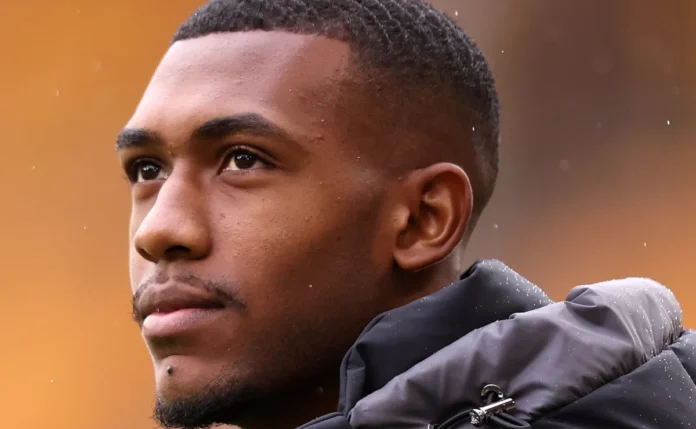 Rayan atravessa má fase após início meteórico no Bournemouth e é criticado por internautas