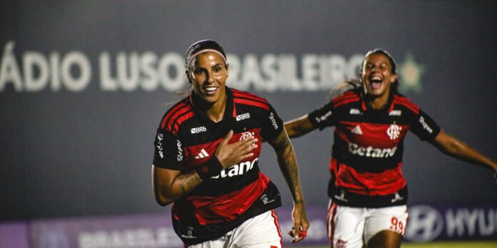Flamengo derrota Vitória e fica perto de líderes no BR Feminino